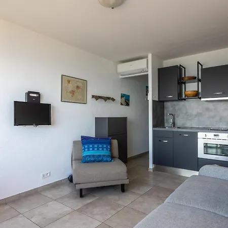 Apartment Les Horizons-7 By Interhome